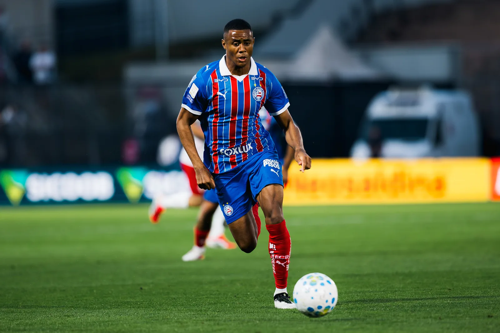 Erick chega a nove gols pelo Bahia e supera marca de 2025