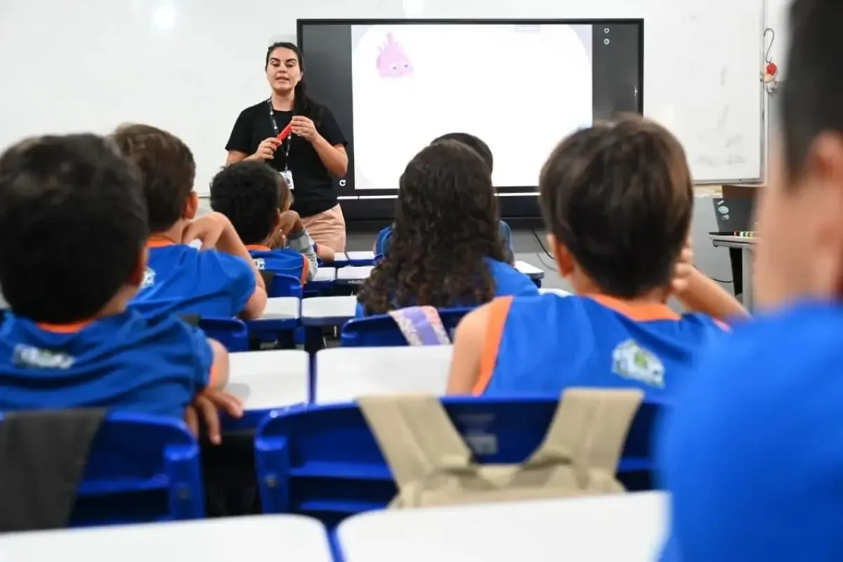 Goiânia leva investigação e tecnologia a aulas de matemática em dez escolas