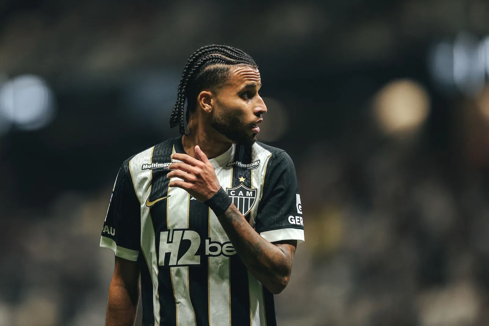 Alexsander é suspenso por ofensas a Kaio Jorge após clássico mineiro