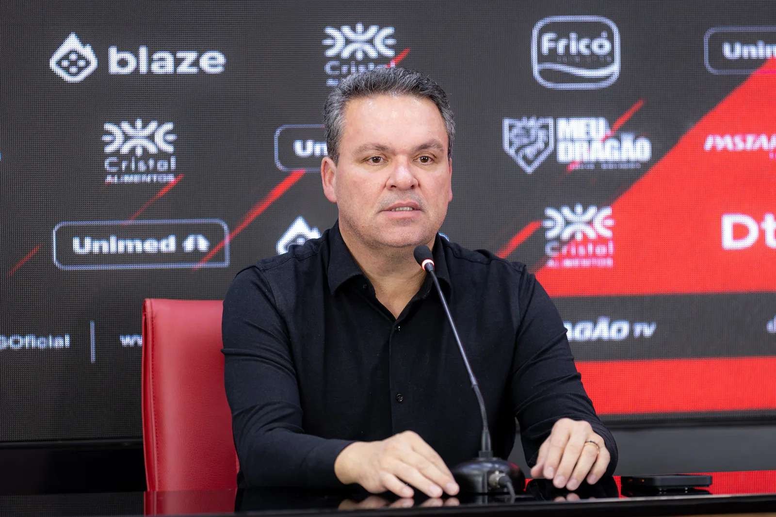 Após clássico, presidente do Atlético-GO comenta fala de Paulo Vitor