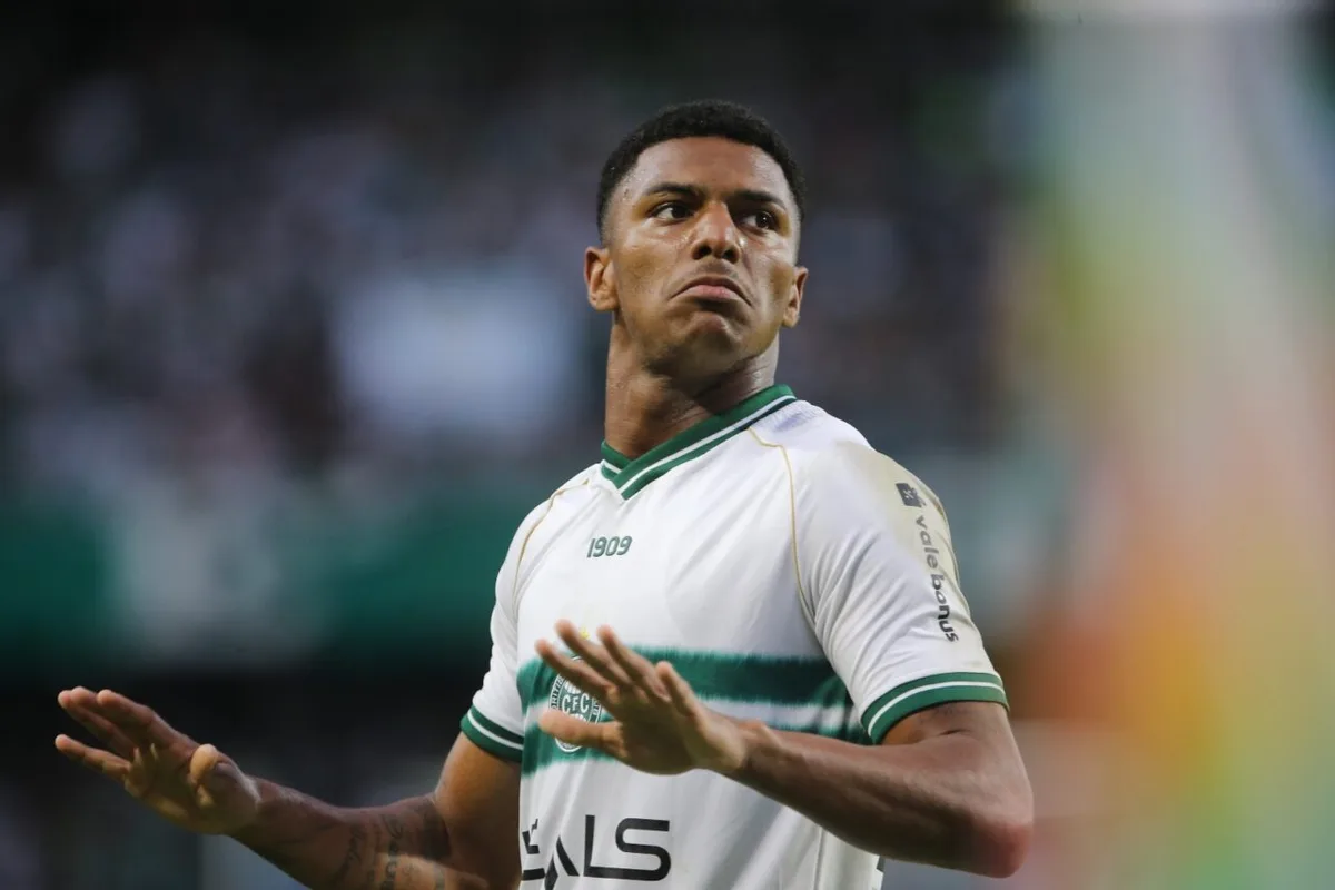 Brandão retorna à Ponte Preta após negociação do Coritiba com clube búlgaro