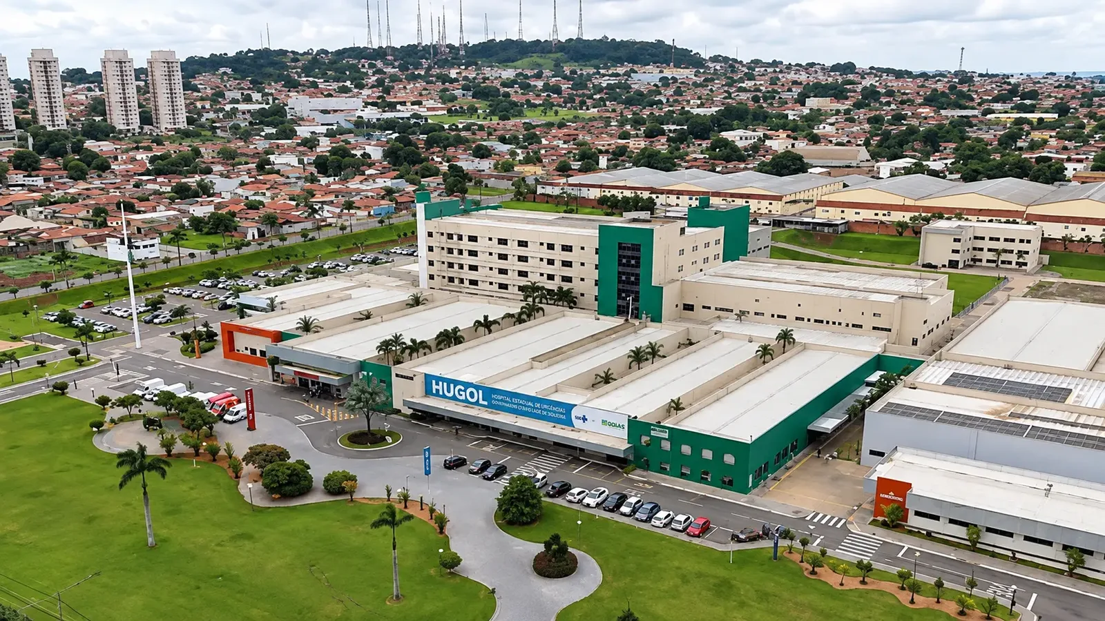 Bombeiros reanimam criança após afogamento em piscina de Catalão