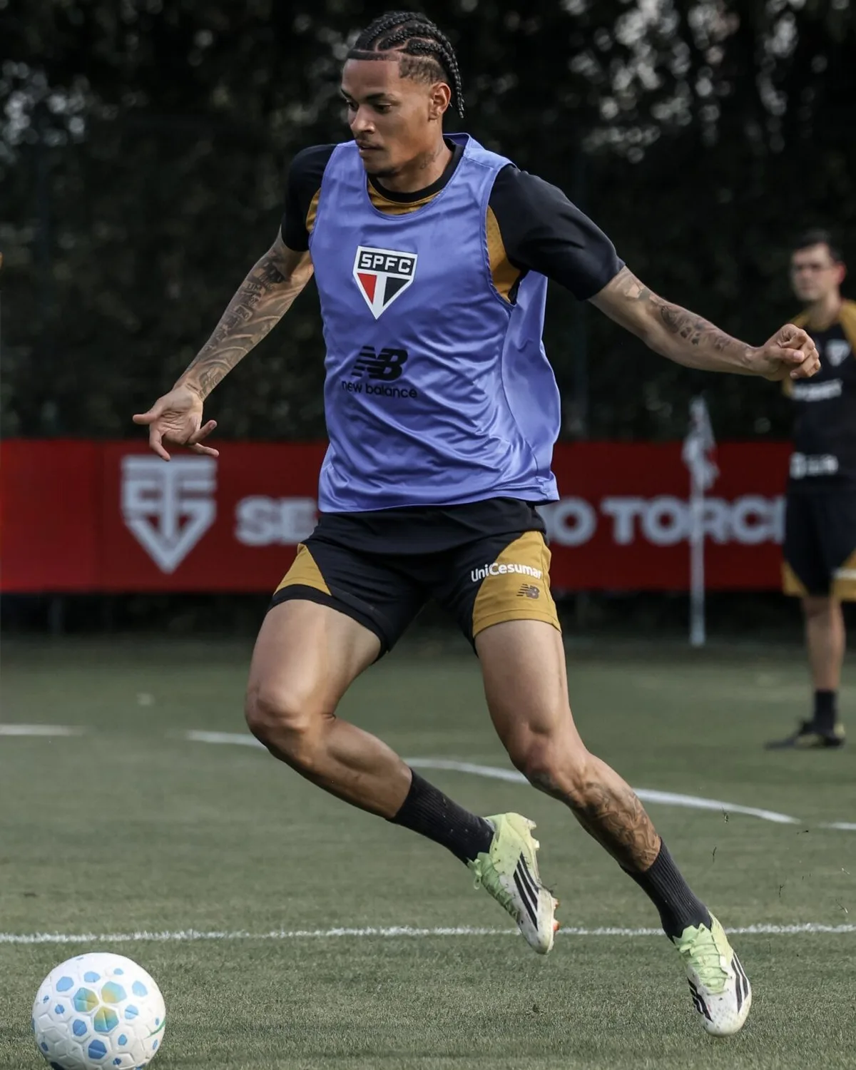 Newton fica disponível para São Paulo antes de duelo com Atlético-MG