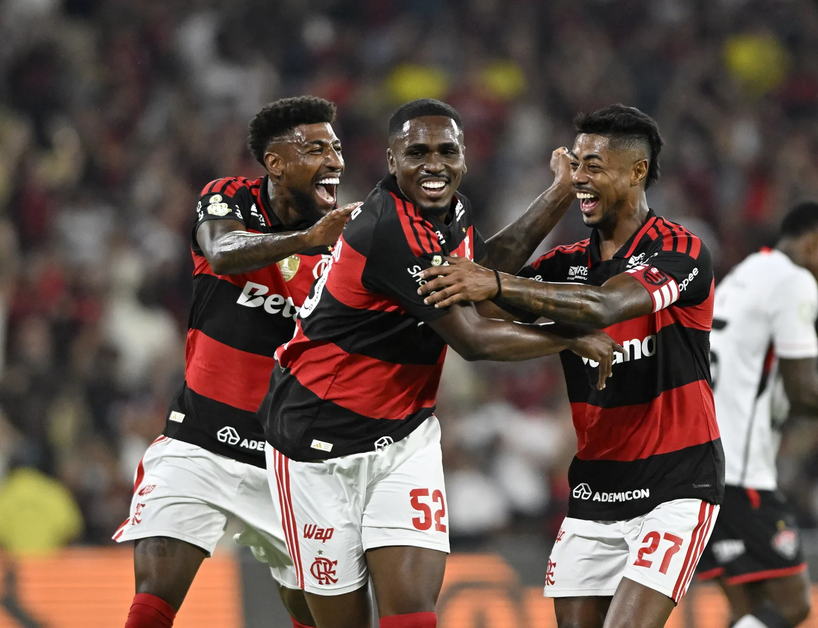 Evertton Araújo desfalca o Flamengo e mira retorno em novembro
