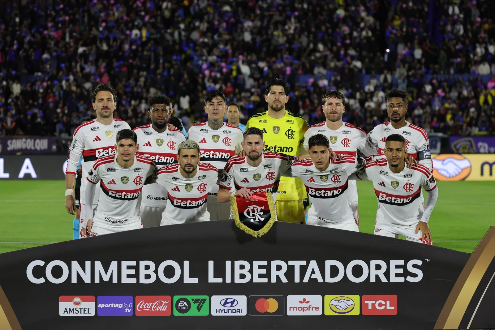 Léo Pereira e Samuel Lino lideram avaliações do Flamengo na vitória